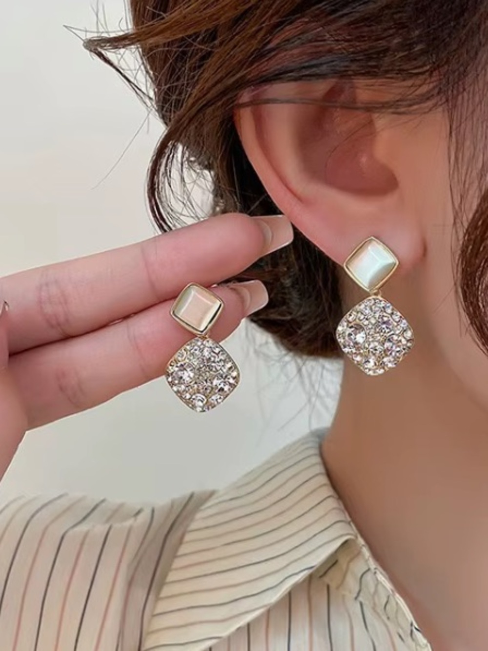 ***Elegant Double Square White and Gold Crystal Drop Earrings